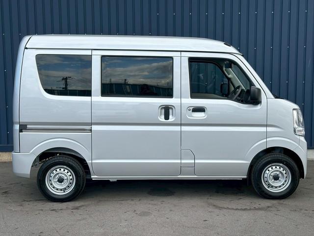 エブリイ PAリミテッド ハイルーフ 届出済み未使用車 両側スライドドア DA17V キーレス アイドリングストップ 横滑り防止装置 車線逸脱警報機能 衝突被害軽減ブレーキ(8枚目)