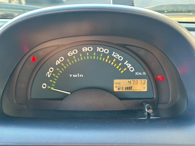 ツイン ガソリンＡ　エアコン／パワステ付　純正５速　走行４８０００キロ　タイミングチェーン　修復歴無し　禁煙車　車検令和８年５月　ＬＥＤ　１４インチアルミホイール　社外マフラー　ドライブレコーダー・ナビ・ＥＴＣ・ＴＶ（22枚目）