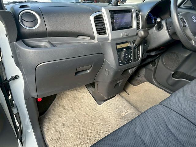 スペーシア Xリミテッド 車検令和9年8月 タイミングチェーン 両側パワスラ ドライブレコーダー プッシュスタート アイドリングストップ シートヒーター バックカメラ 電動格納ミラー オートライト 横滑り防止装置 MK32S(40枚目)