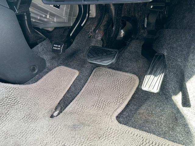 スペーシア Xリミテッド 車検令和9年8月 タイミングチェーン 両側パワスラ ドライブレコーダー プッシュスタート アイドリングストップ シートヒーター バックカメラ 電動格納ミラー オートライト 横滑り防止装置 MK32S(52枚目)