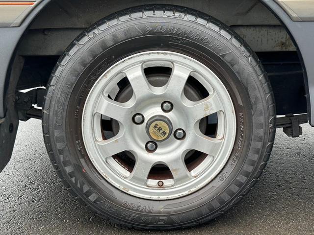 ボンゴワゴン ＧＳＸ　ディーゼルターボ　純正５速　回転シート　タイミングベルト交換ステッカー有り　修復歴無し　ＳＳＦ８Ｗ　１４インチアルミホイール　ＥＴＣ　５ＭＴ　マニュアル車　フロントフォグランプ（51枚目）