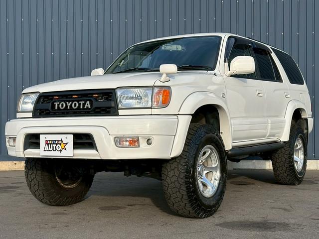 定休日は毎週月曜日です（祝・祭日を除く）。営業時間は１０：００〜１８：００です。