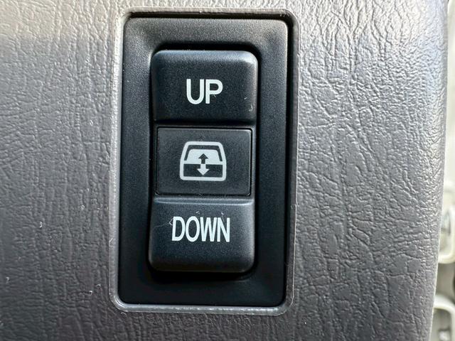 弊社では在庫台数が多いため、予め条件や予算などで車種を絞っていただきご案内させていただいております。