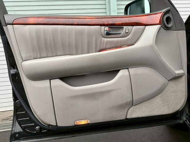 セルシオ Ｃ仕様　ＵＣＦ３１前期　３ＵＺエンジン　Ｖ８　３代目　パワーシート　オートクルーズコントロール　フロントフォグランプ　ナビ・ドライブレコーダー・ＥＴＣ（41枚目）