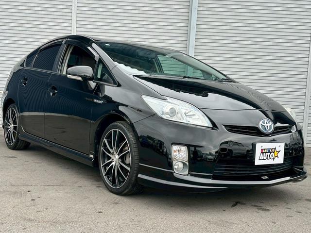 プリウス Ｓ　ハイブリッド　ＺＶＷ３０　タイミングチェーン　プッシュスタート　トミーカイラ１８インチアルミホイール　ナビ・ＴＶ　フロントフォグランプ（10枚目）