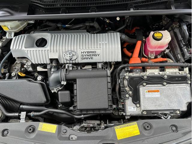 プリウス Ｓ　ハイブリッド　ＺＶＷ３０　タイミングチェーン　プッシュスタート　トミーカイラ１８インチアルミホイール　ナビ・ＴＶ　フロントフォグランプ（18枚目）