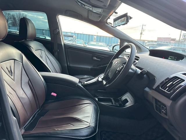 プリウス Ｓ　ハイブリッド　ＺＶＷ３０　タイミングチェーン　プッシュスタート　トミーカイラ１８インチアルミホイール　ナビ・ＴＶ　フロントフォグランプ（20枚目）