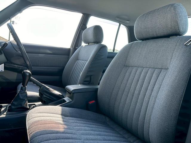 クルー ＬＳサルーン　ＨＫ３０　純正５速マニュアル　タイミングベルト交換済み　修復歴無し　ＲＢ２０エンジン　ＥＴＣ　フェンダーミラー　５ＭＴ　フロントフォグランプ（21枚目）