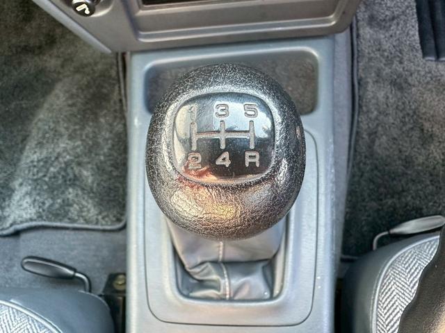 クルー ＬＳサルーン　ＨＫ３０　純正５速マニュアル　タイミングベルト交換済み　修復歴無し　ＲＢ２０エンジン　ＥＴＣ　フェンダーミラー　５ＭＴ　フロントフォグランプ（29枚目）