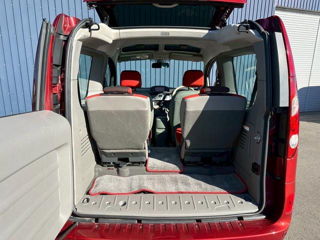 カングービボップ ベースグレード　１．６　純正５速　タイミングベルト・ウォーターポンプ交換済み　修復歴無し　バックカメラ　ディーラー車　車検令和８年１１月　ナビ・ＴＶ　両側スライドドア　アルミホイール　フロントフォグランプ（17枚目）