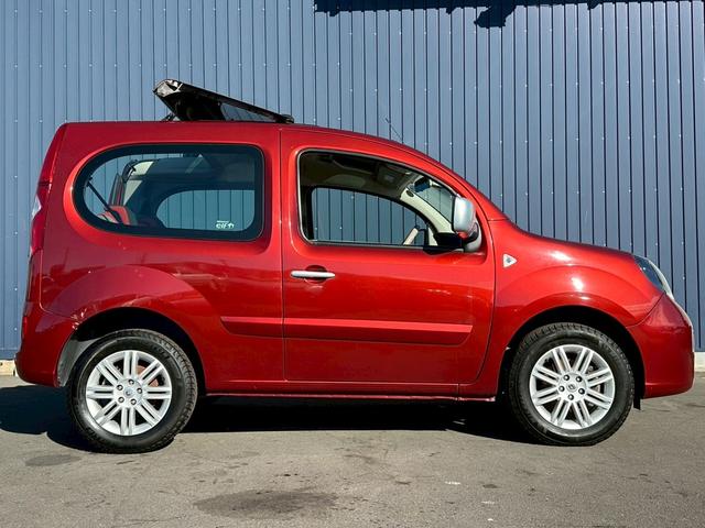 カングービボップ ベースグレード　１．６　純正５速　タイミングベルト・ウォーターポンプ交換済み　修復歴無し　バックカメラ　ディーラー車　車検令和８年１１月　ナビ・ＴＶ　両側スライドドア　アルミホイール　フロントフォグランプ（19枚目）