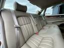 リアシートも足元広々です。長時間のドライブでも快適に過ごせますね♪