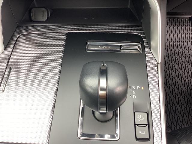 ＣＸ－６０ ３．３　ＸＤ　エクスクルーシブ　モード　ディーゼルターボ　４　ワンオーナー　ＢＯＳＥサウンド　２カメラドライブレコーダー　ＥＴＣ２．０　ドライバー異常時対応システム　レーンキープアシスト　３６０°ビューモニター　１２．３インチセンターディスプレイ　運転席・助手性（22枚目）