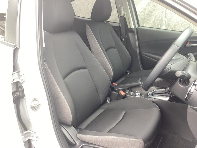 MAZDA2 1.5 15BD 4WD LEDヘッドライト イモビライザー Bluetooth レーダークルーズコントロール ハイビームコントロール SCBC レーンキープアシスト 車線逸脱警報システム ブライングスポットモニタリング(BS(7枚目)