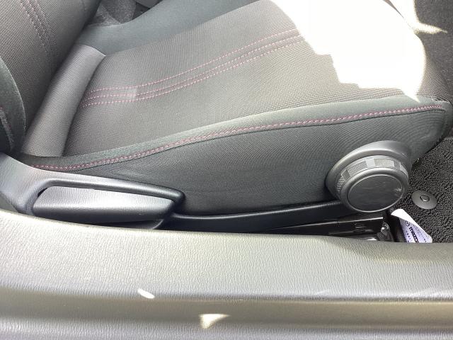 ロードスター １．５　Ｓ　スペシャルパッケージ　衝突被害軽減ブレーキ　ハイビームコントロール　ＢＯＳＥサウンド　Ｗエアバック　ブルートゥース　アドバンスドキー　１オーナー　地デジ　盗難防止装置　パワステ　ナビＴＶ　衝突安全ボディ　点検記録簿　ＡＢＳ（8枚目）