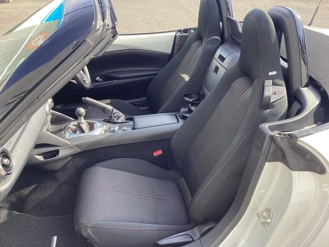 ロードスター １．５　Ｓ　スペシャルパッケージ　衝突被害軽減ブレーキ　ハイビームコントロール　ＢＯＳＥサウンド　Ｗエアバック　ブルートゥース　アドバンスドキー　１オーナー　地デジ　盗難防止装置　パワステ　ナビＴＶ　衝突安全ボディ　点検記録簿　ＡＢＳ（9枚目）