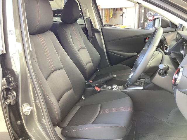 MAZDA2 1.5 15スポルト 360度ビュー 6MT 車線逸脱警報システム AUX ドラレコ ETC車載器 フルセグ レーダークルーズコントロール USB ワンオーナ DVD アイドリングストップ オートハイビーム スマートキー(7枚目)