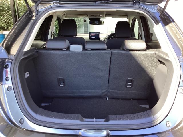 MAZDA2 1.5 15スポルト 360度ビュー 6MT 車線逸脱警報システム AUX ドラレコ ETC車載器 フルセグ レーダークルーズコントロール USB ワンオーナ DVD アイドリングストップ オートハイビーム スマートキー(10枚目)