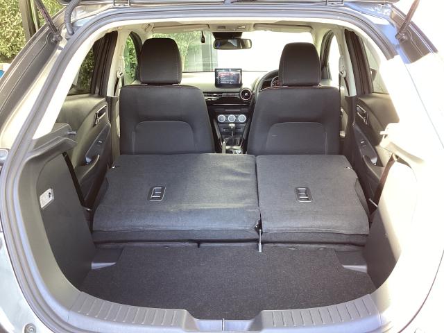 MAZDA2 1.5 15スポルト 360度ビュー 6MT 車線逸脱警報システム AUX ドラレコ ETC車載器 フルセグ レーダークルーズコントロール USB ワンオーナ DVD アイドリングストップ オートハイビーム スマートキー(12枚目)