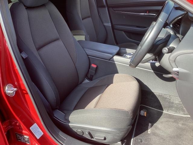 ＭＡＺＤＡ３ファストバック ２．０　２０Ｓ　プロアクティブ　ツーリング　セレクション　８．８インチセンターディスプレイ　３６０度ビューモニター　ＡＴ誤発進抑制制御　車線逸脱警報　ブラインドスポットモニタリング　カープレイ対応　３６０度ビュー　クルコン　Ｐシート　フルセグＴＶ　キーレス（7枚目）