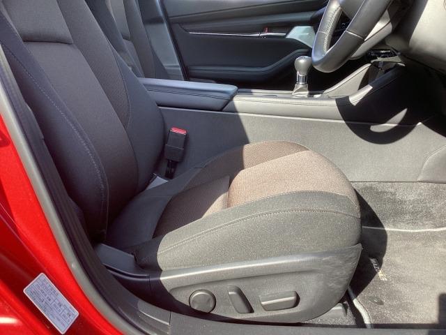 ＭＡＺＤＡ３ファストバック ２．０　２０Ｓ　プロアクティブ　ツーリング　セレクション　８．８インチセンターディスプレイ　３６０度ビューモニター　ＡＴ誤発進抑制制御　車線逸脱警報　ブラインドスポットモニタリング　カープレイ対応　３６０度ビュー　クルコン　Ｐシート　フルセグＴＶ　キーレス（8枚目）
