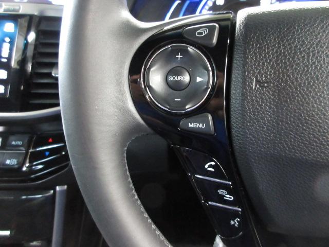 アコードハイブリッド ＥＸ　禁煙車　センシング　６ＳＲＳ　工場装着ナビ　Ｓ，Ｒカメラ　フルセグ　Ｂｌｕｅｔｏｏｔｈオーディオ　ＵＳＢ　ＨＤＭＩ　ＤＶＤ　前後Ｐセンサー　パワーシート　シートヒーター　シートメモリー　ＬＥＤ　ＥＴＣ（17枚目）