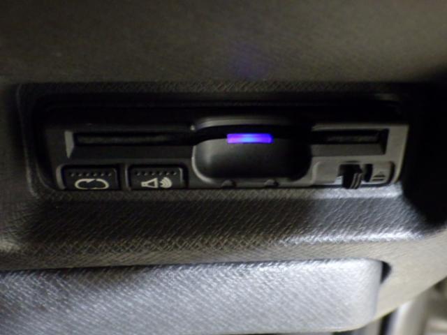 ステップワゴン Ｇコンフォートセレクション　禁煙車　ナビ　リアカメラ　フルセグ　ルーフモニター　ミュージックラック　Ｂｌｕｅｔｏｏｔｈオーディオ　ＤＶＤ　コムテック前後ドラレコ　両パワスラ　アイドルストップ　ＨＩＤ　ＥＴＣ　ＶＳＡ　クルコン（23枚目）
