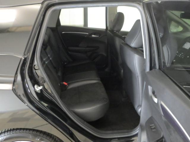 シャトル ハイブリッドXホンダセンシング 禁煙ワンオーナー 純正用品ナビ リアカメラ フルセグ ミュージックラック Bluetoothオーディオ DVD プラズマエアコン シートヒーター パドルシフト LED フォグ ETC 革巻きハンドル(11枚目)