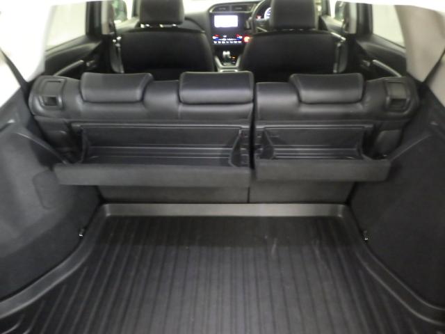 シャトル ハイブリッドXホンダセンシング 禁煙ワンオーナー 純正用品ナビ リアカメラ フルセグ ミュージックラック Bluetoothオーディオ DVD プラズマエアコン シートヒーター パドルシフト LED フォグ ETC 革巻きハンドル(14枚目)