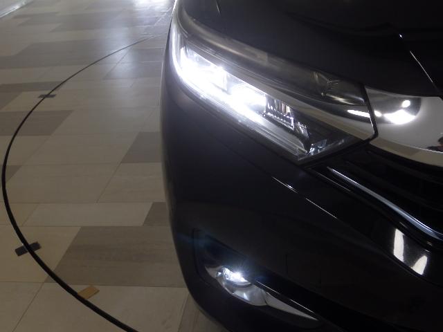 シャトル ハイブリッドXホンダセンシング 禁煙ワンオーナー 純正用品ナビ リアカメラ フルセグ ミュージックラック Bluetoothオーディオ DVD プラズマエアコン シートヒーター パドルシフト LED フォグ ETC 革巻きハンドル(17枚目)