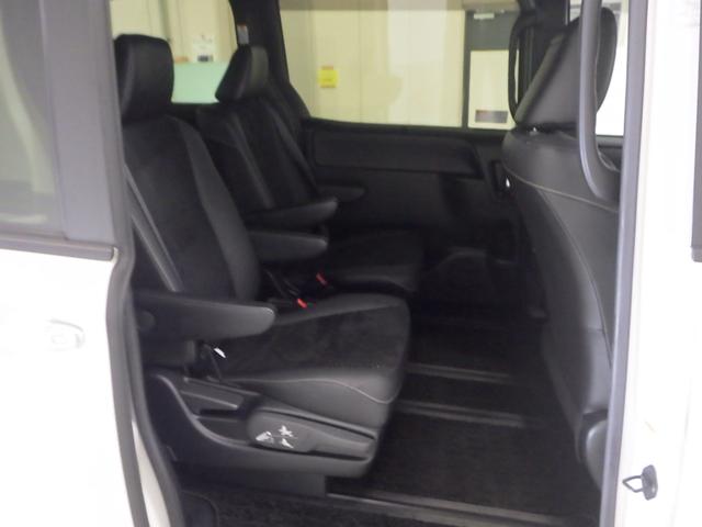 ヴォクシー ハイブリッドＺＳ煌ＩＩＩ　特別仕様車　ＴｏｙｏｔａＳａｆｅｔｙＳｅｎｓｅ　Ｔ－ｃｏｎｎｅｃｔ　フルセグ　Ｂｌｕｅｔｏｏｔｈオーディオ　ＤＶＤ　ＳＤ　ＦＤモニター　両パワスラ　シートヒータ　Ｗエアコン　ＬＥＤ　ＥＴＣ　Ｆドラレコ（16枚目）