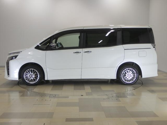 ヴォクシー ハイブリッドＺＳ煌ＩＩＩ　特別仕様車　ＴｏｙｏｔａＳａｆｅｔｙＳｅｎｓｅ　Ｔ－ｃｏｎｎｅｃｔ　フルセグ　Ｂｌｕｅｔｏｏｔｈオーディオ　ＤＶＤ　ＳＤ　ＦＤモニター　両パワスラ　シートヒータ　Ｗエアコン　ＬＥＤ　ＥＴＣ　Ｆドラレコ（24枚目）