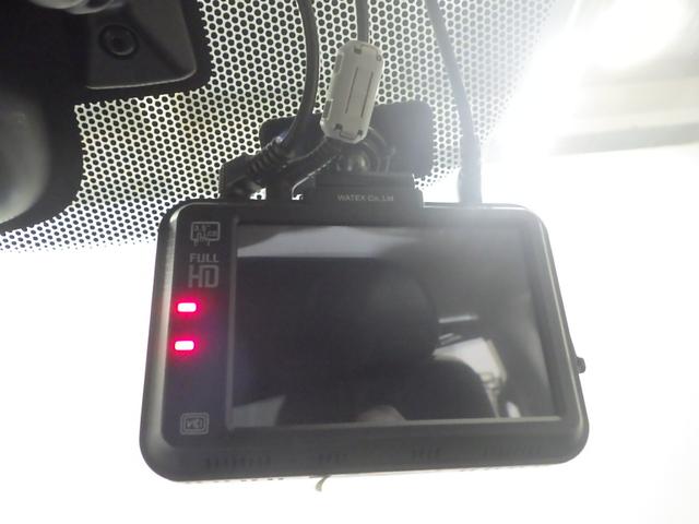 フリード クロスター・ホンダセンシング　禁煙ワンオーナー　純正用品ナビ　リアカメラ　フルセグ　ミュージックラック　Ｂｌｕｅｔｏｏｔｈオーディオ　ＵＳＢ　ＤＶＤ　両側パワースライドドア　前後ドラレコ　ＬＥＤ　ＥＴＣ　革巻きハンドル（5枚目）