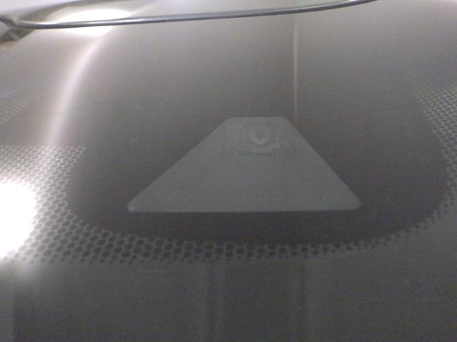 フリード クロスター・ホンダセンシング　禁煙ワンオーナー　純正用品ナビ　リアカメラ　フルセグ　ミュージックラック　Ｂｌｕｅｔｏｏｔｈオーディオ　ＵＳＢ　ＤＶＤ　両側パワースライドドア　前後ドラレコ　ＬＥＤ　ＥＴＣ　革巻きハンドル（8枚目）