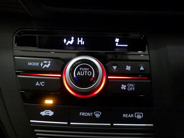 フリード クロスター・ホンダセンシング　禁煙ワンオーナー　純正用品ナビ　リアカメラ　フルセグ　ミュージックラック　Ｂｌｕｅｔｏｏｔｈオーディオ　ＵＳＢ　ＤＶＤ　両側パワースライドドア　前後ドラレコ　ＬＥＤ　ＥＴＣ　革巻きハンドル（11枚目）