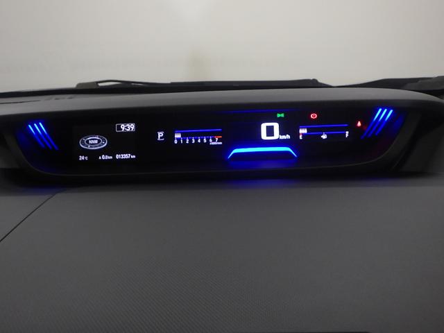 フリード クロスター・ホンダセンシング　禁煙ワンオーナー　純正用品ナビ　リアカメラ　フルセグ　ミュージックラック　Ｂｌｕｅｔｏｏｔｈオーディオ　ＵＳＢ　ＤＶＤ　両側パワースライドドア　前後ドラレコ　ＬＥＤ　ＥＴＣ　革巻きハンドル（13枚目）