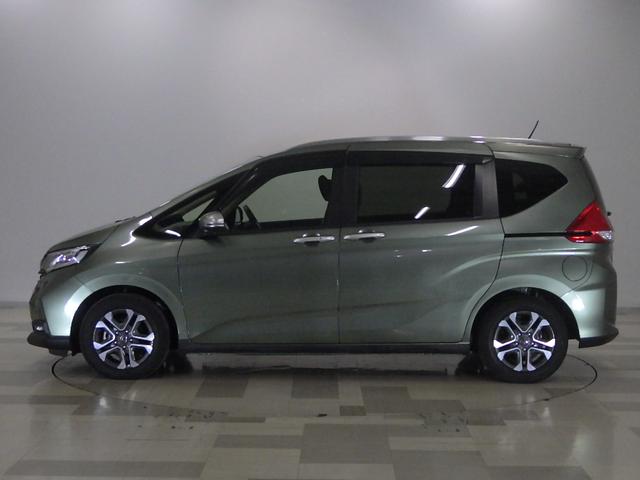 フリード クロスター・ホンダセンシング　禁煙ワンオーナー　純正用品ナビ　リアカメラ　フルセグ　ミュージックラック　Ｂｌｕｅｔｏｏｔｈオーディオ　ＵＳＢ　ＤＶＤ　両側パワースライドドア　前後ドラレコ　ＬＥＤ　ＥＴＣ　革巻きハンドル（19枚目）