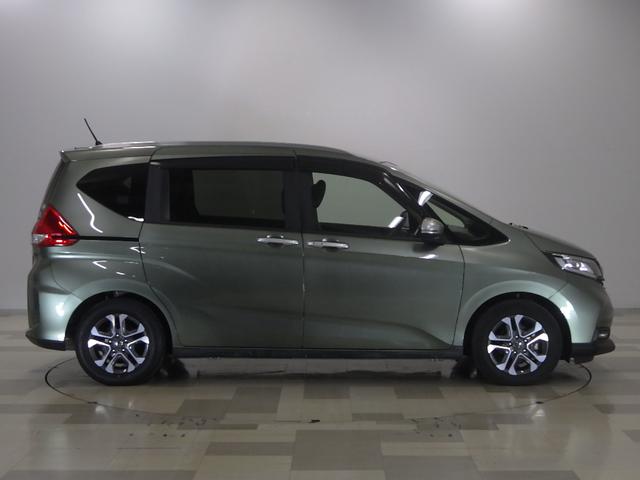 フリード クロスター・ホンダセンシング　禁煙ワンオーナー　純正用品ナビ　リアカメラ　フルセグ　ミュージックラック　Ｂｌｕｅｔｏｏｔｈオーディオ　ＵＳＢ　ＤＶＤ　両側パワースライドドア　前後ドラレコ　ＬＥＤ　ＥＴＣ　革巻きハンドル（23枚目）