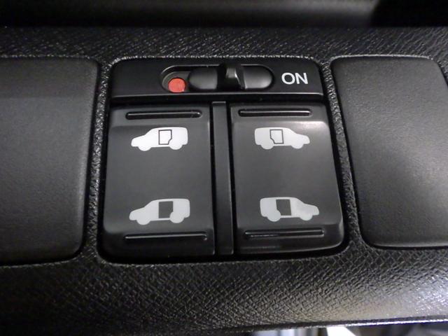 ステップワゴンスパーダ Ｓ　禁煙車　社外ナビ　リアカメラ　社外天吊モニター　フルセグ　ＳＤ　ＤＶＤ　両パワスラ　パドル　革ハンドル　ＥＣＯＮ　ＨＩＤ　フォグ　ＥＴＣ　社外前後ドラレコ　純正１６インチアルミ　スマートキー　１オナ（10枚目）