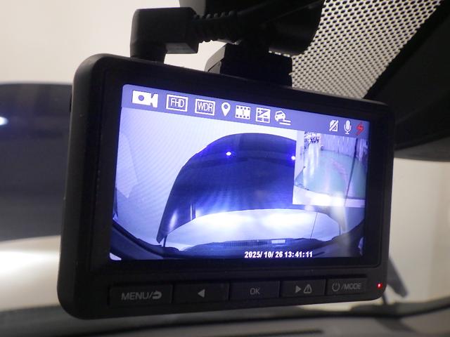 ステップワゴンスパーダ スパーダホンダセンシング　禁煙　センシング　サイドＳＲＳなし　純９インチナビ　リアカメラ　天吊モニタ　ミュージックラック　Ｂｌｕｅｔｏｏｔｈオーディオ　ＵＳＢ　ＨＤＭＩ　ＳＤ　ＤＶＤ　両パワスラ　ＬＥＤ　ＥＴＣ　ヒーテッドミラ（5枚目）