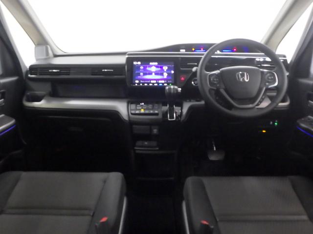 ステップワゴンスパーダ スパーダホンダセンシング　禁煙　センシング　サイドＳＲＳなし　純９インチナビ　リアカメラ　天吊モニタ　ミュージックラック　Ｂｌｕｅｔｏｏｔｈオーディオ　ＵＳＢ　ＨＤＭＩ　ＳＤ　ＤＶＤ　両パワスラ　ＬＥＤ　ＥＴＣ　ヒーテッドミラ（8枚目）