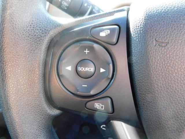 フリード G 禁煙車 Bluetooth対応 純正メモリーナビ フルセグ DVD/CD ETC リアカメラ VSA スマートキー 左側電動スライドドア 片側電動両側スライドドア 記録簿 3列シート パワーウインドウ(6枚目)