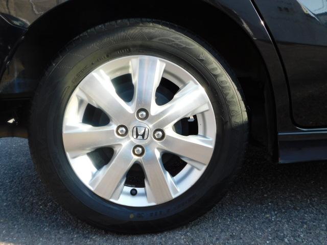 フリードスパイク Ｇエアロ　社外メモリーナビ　フルセグＴＶ　録音機能付きＣＤ　ＤＶＤ　リアカメラ　ＨＩＤ　ＥＴＣ　両側スライドドア（左側パワースライドドア）　スマートキー　インテリキー　フルセグ地デジ　キーレス　ナビＴＶ　ＡＡＣ（13枚目）