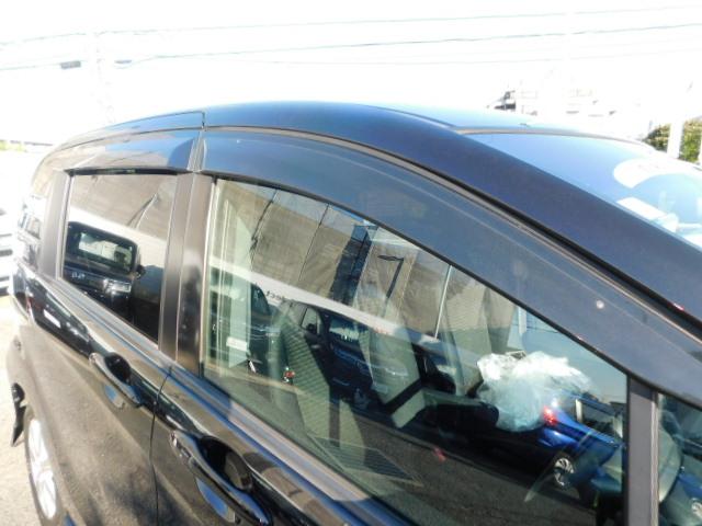 フリードスパイク Ｇエアロ　社外メモリーナビ　フルセグＴＶ　録音機能付きＣＤ　ＤＶＤ　リアカメラ　ＨＩＤ　ＥＴＣ　両側スライドドア（左側パワースライドドア）　スマートキー　インテリキー　フルセグ地デジ　キーレス　ナビＴＶ　ＡＡＣ（14枚目）