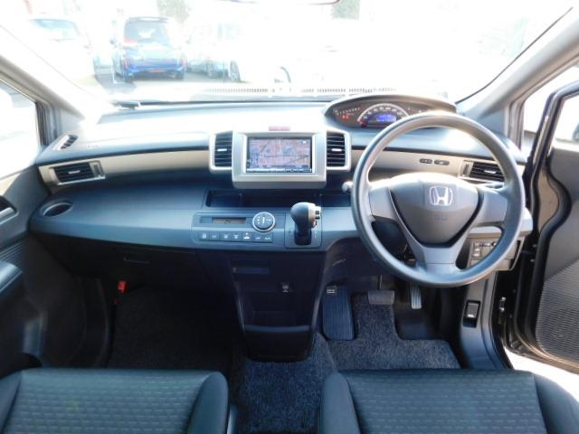 フリードスパイク Ｇエアロ　社外メモリーナビ　フルセグＴＶ　録音機能付きＣＤ　ＤＶＤ　リアカメラ　ＨＩＤ　ＥＴＣ　両側スライドドア（左側パワースライドドア）　スマートキー　インテリキー　フルセグ地デジ　キーレス　ナビＴＶ　ＡＡＣ（15枚目）