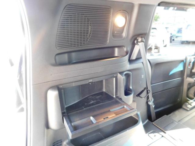 フリードスパイク Ｇエアロ　社外メモリーナビ　フルセグＴＶ　録音機能付きＣＤ　ＤＶＤ　リアカメラ　ＨＩＤ　ＥＴＣ　両側スライドドア（左側パワースライドドア）　スマートキー　インテリキー　フルセグ地デジ　キーレス　ナビＴＶ　ＡＡＣ（23枚目）