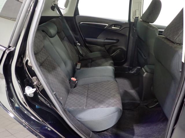 フィット １３Ｇ・Ｆパッケージファインエディション　インテリキー　１オ－ナ－　イモビライザー　ＡＵＴＯエアコン　Ｒカメラ　ＤＶＤ再生機能　パワーウインドウ　パワーステアリング　ダブルエアバック　フルセグ地デジ（7枚目）