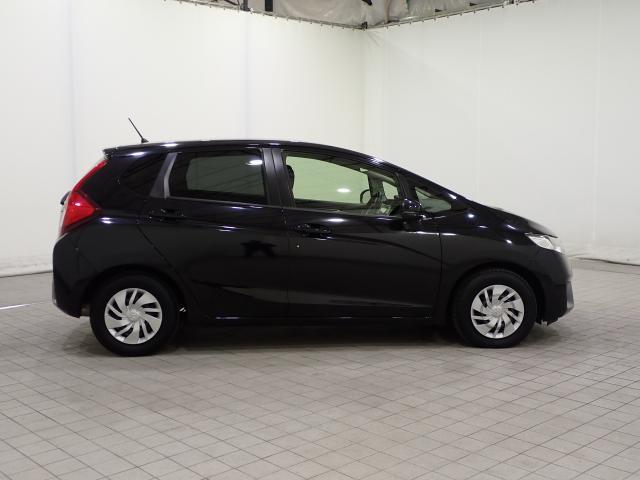 フィット １３Ｇ・Ｆパッケージファインエディション　インテリキー　１オ－ナ－　イモビライザー　ＡＵＴＯエアコン　Ｒカメラ　ＤＶＤ再生機能　パワーウインドウ　パワーステアリング　ダブルエアバック　フルセグ地デジ（19枚目）