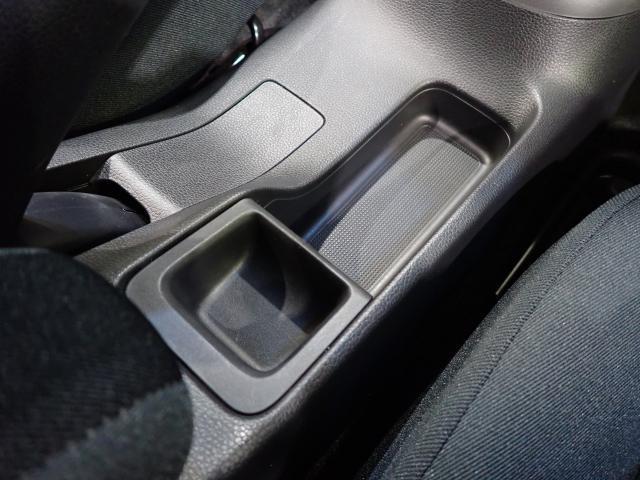 フィット １３Ｇ・Ｆパッケージファインエディション　インテリキー　１オ－ナ－　イモビライザー　ＡＵＴＯエアコン　Ｒカメラ　ＤＶＤ再生機能　パワーウインドウ　パワーステアリング　ダブルエアバック　フルセグ地デジ（41枚目）