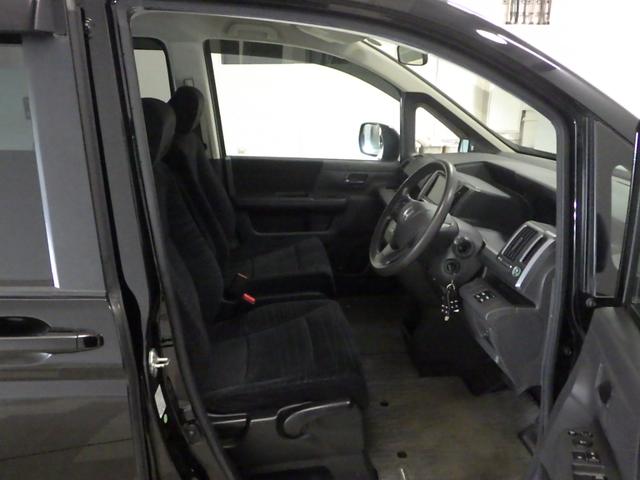 ステップワゴン GHIDエディション 禁煙 工場装着ナビ リアカメラ ワンセグ ミュージックラック USB 天吊モニター HID ETC 両パワスラ ECON キーレス オートエアコン 両側パワースライドドア パワステ Bカメラ ABS(15枚目)